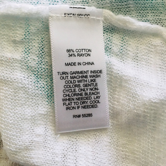 Express XS color block lightweight sweater - Picture 3 of 8